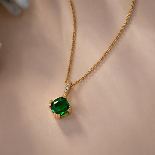 Green Emerald Essence Pendant