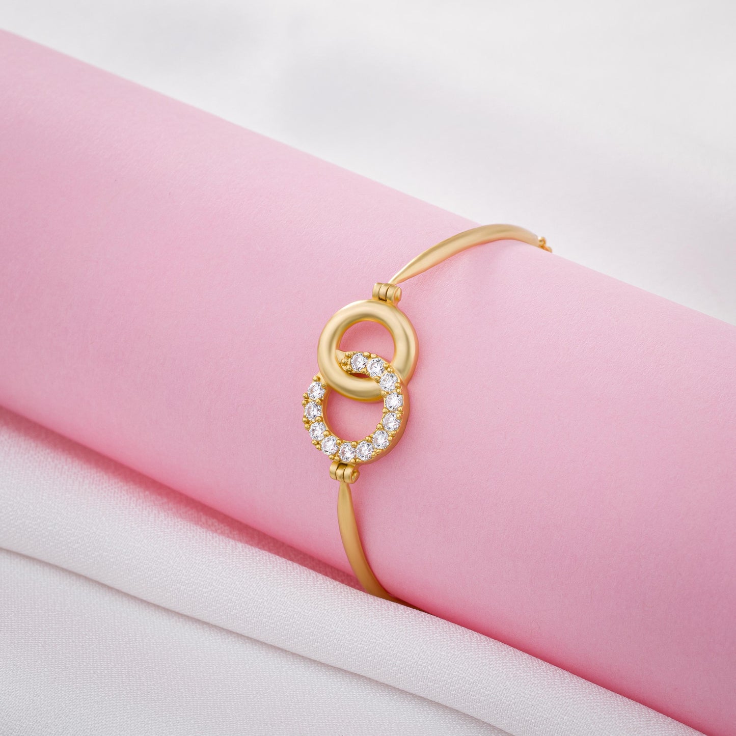 golden bracelet with diamond