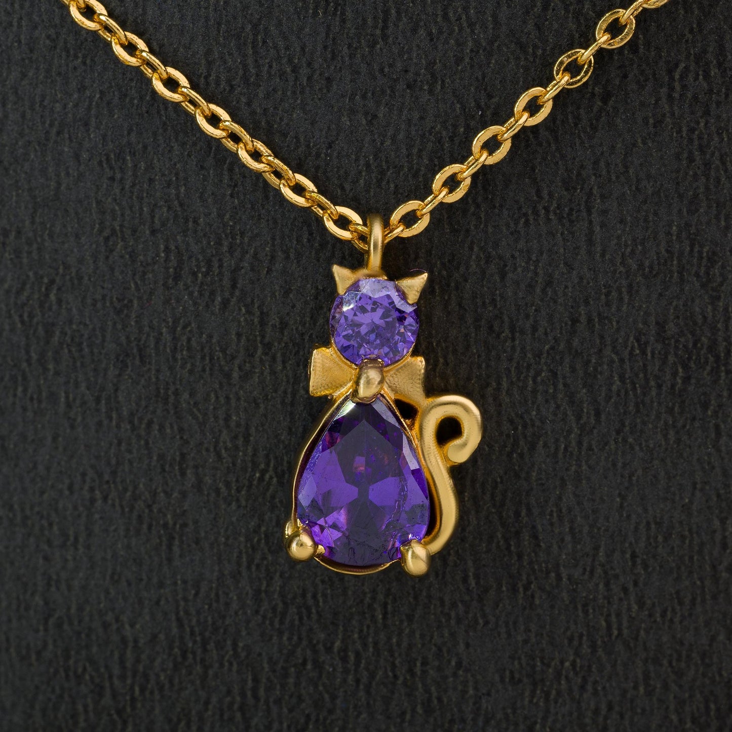 cat necklace with a golden chain