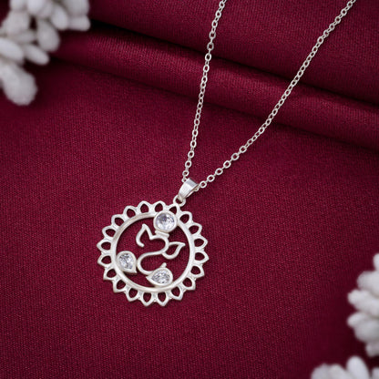 Silver Necklace with a Diamond Flower