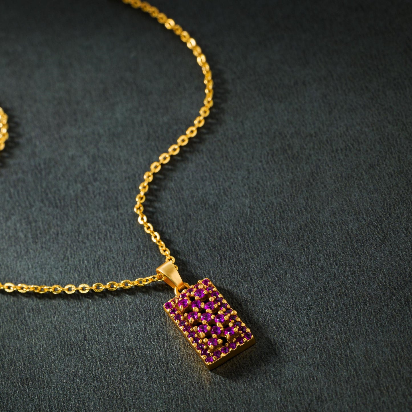 golden necklace with diamonds