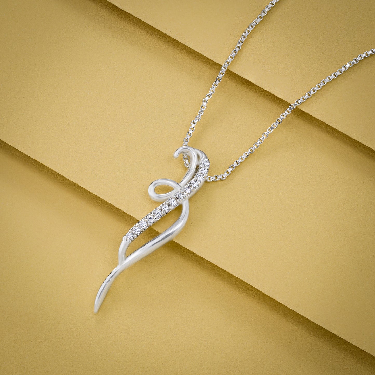 silver shimmering necklace