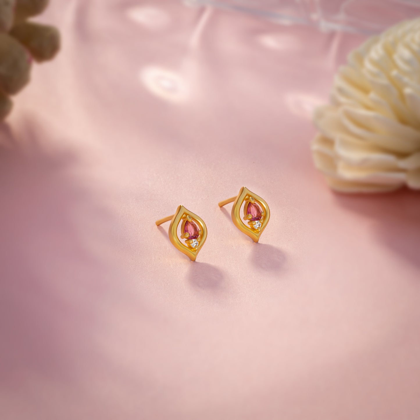 golden diamond stud earrings