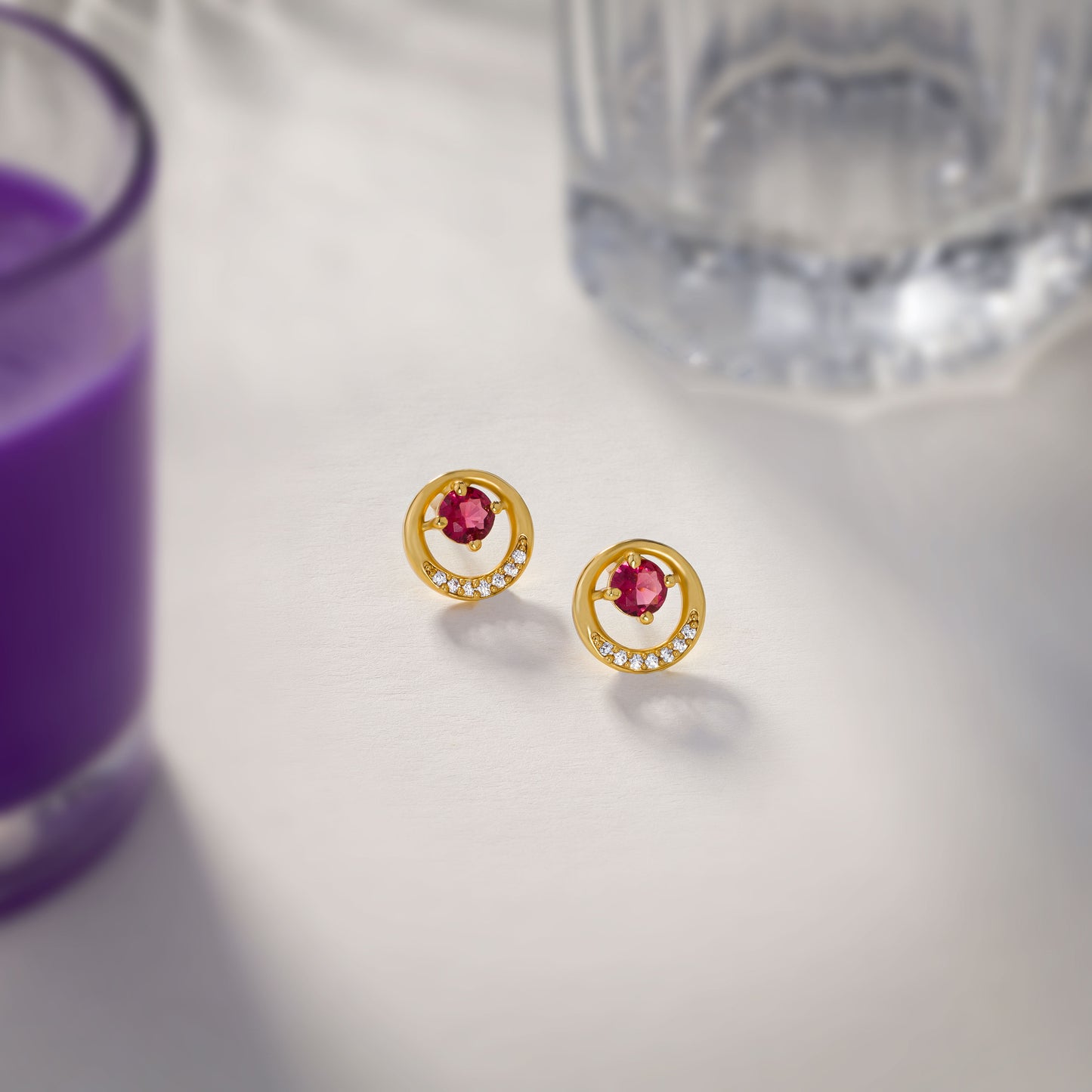 red orbit gold stud