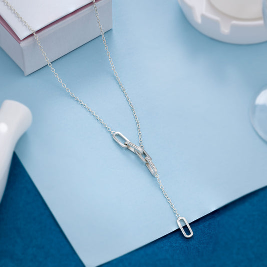 Ensemble with this Elegant Silver Chain Necklace