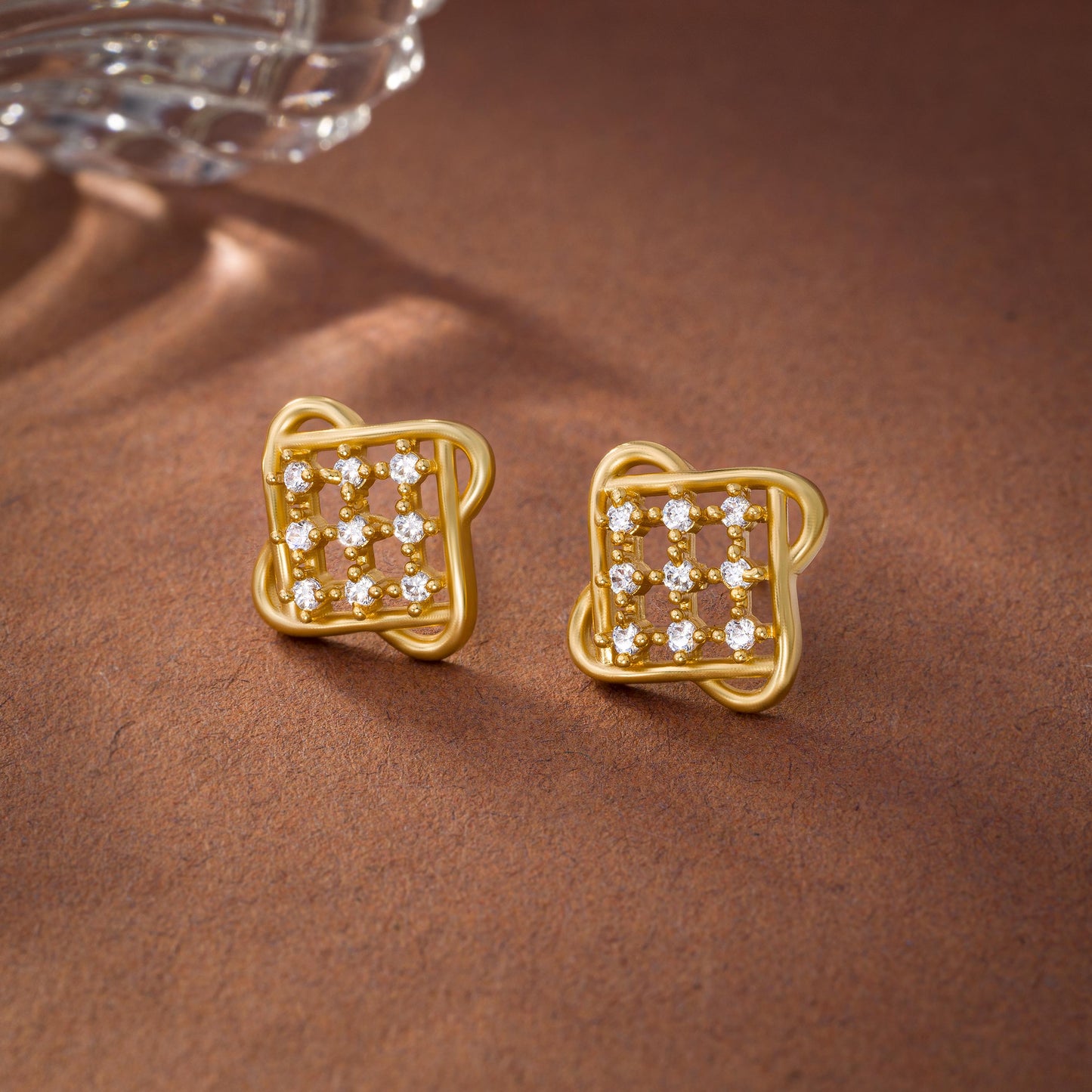 shiny diamond stud earrings