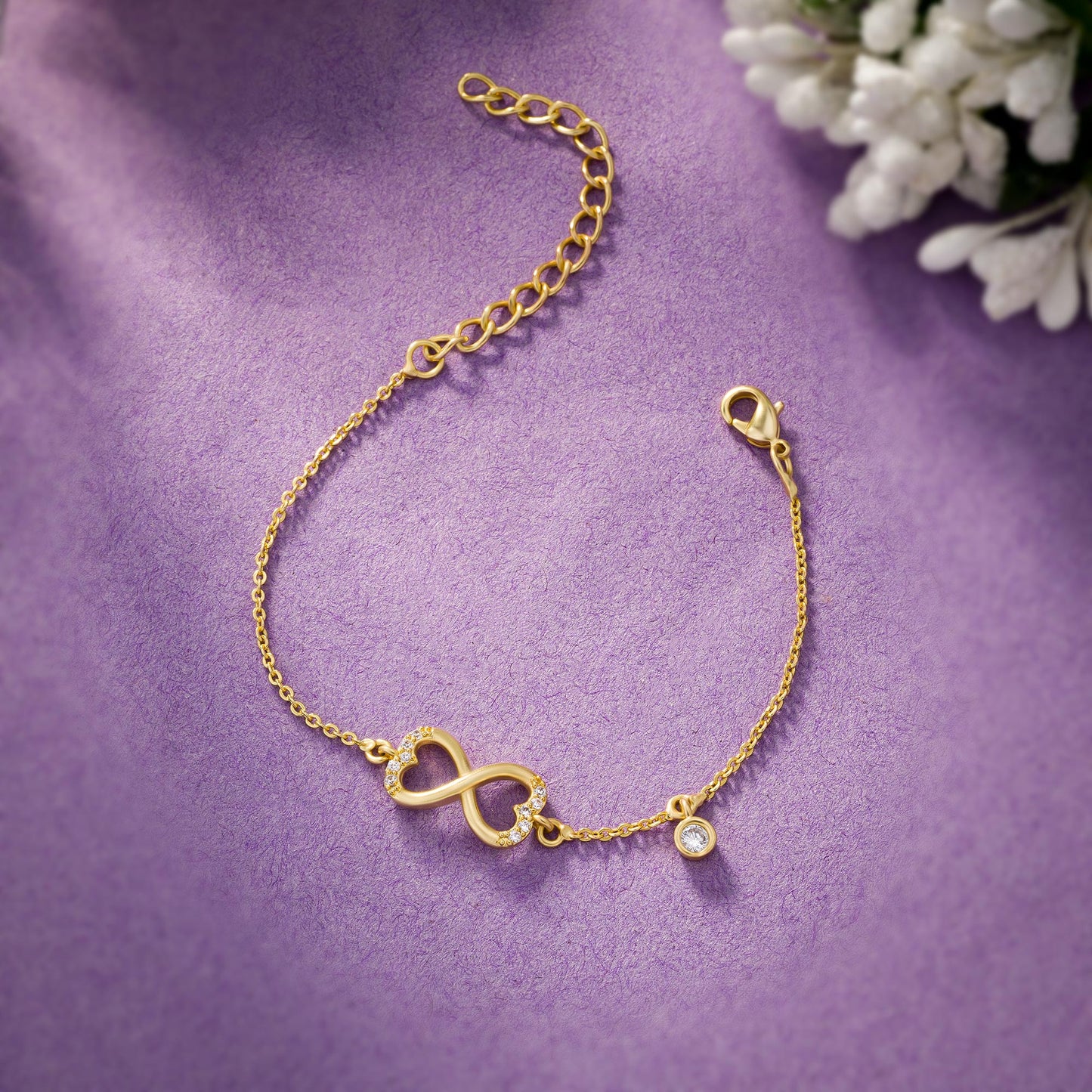 golden bracelet with a diamond clasp