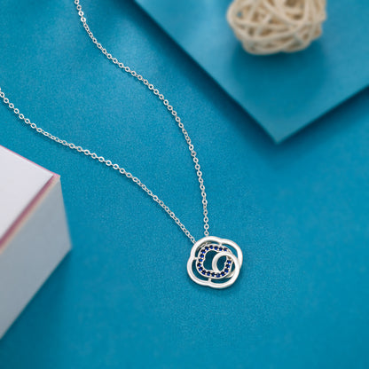 Elevate your Look with this Elegant Circle Pendant Necklace