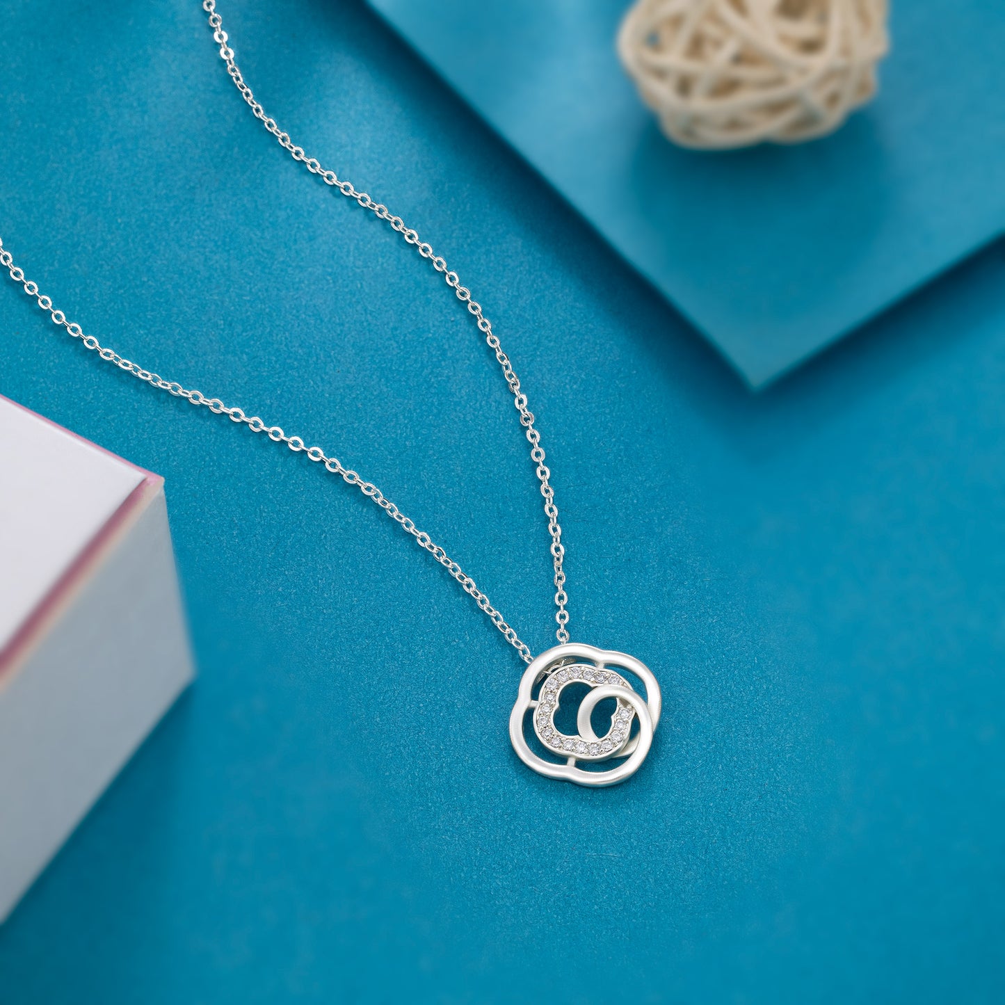 elevate your look with this elegant circle pendant necklace