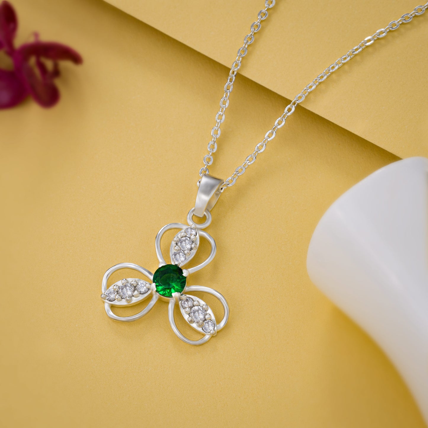 silver emerald green clover pendant