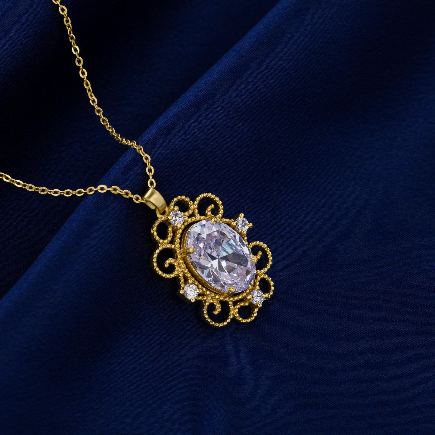 royal white pendant