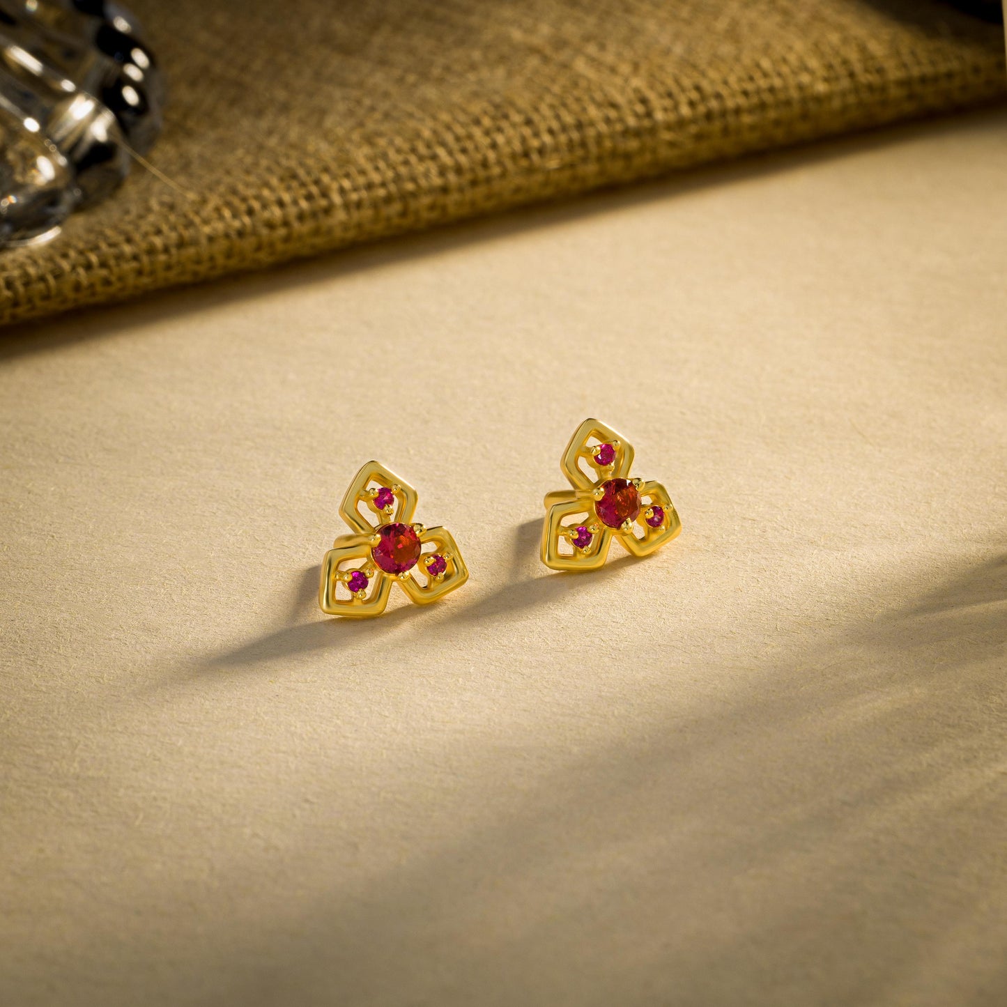 red clover spark earrings