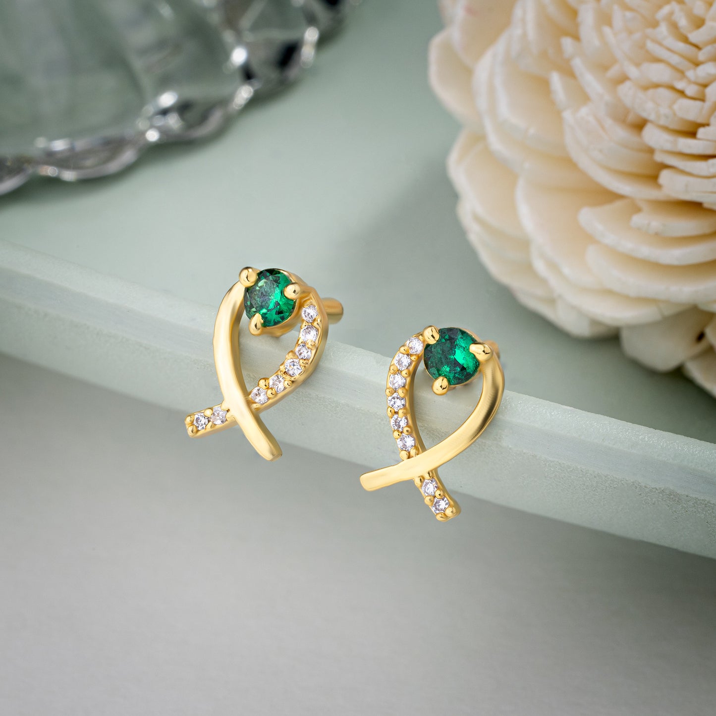 earring_green stone_golden_1