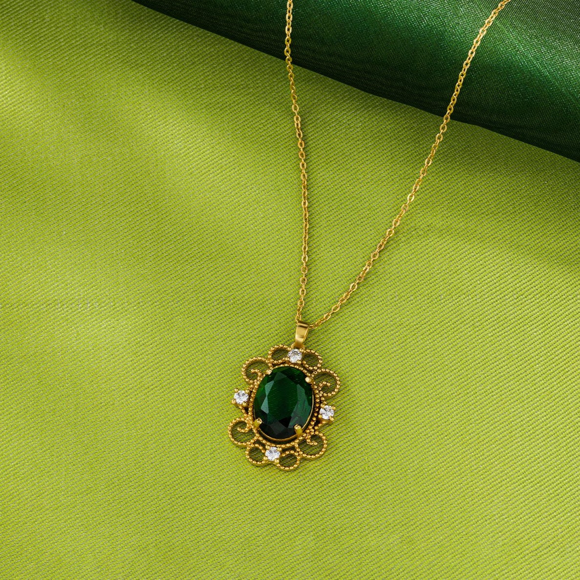 royal green sapphire pendant