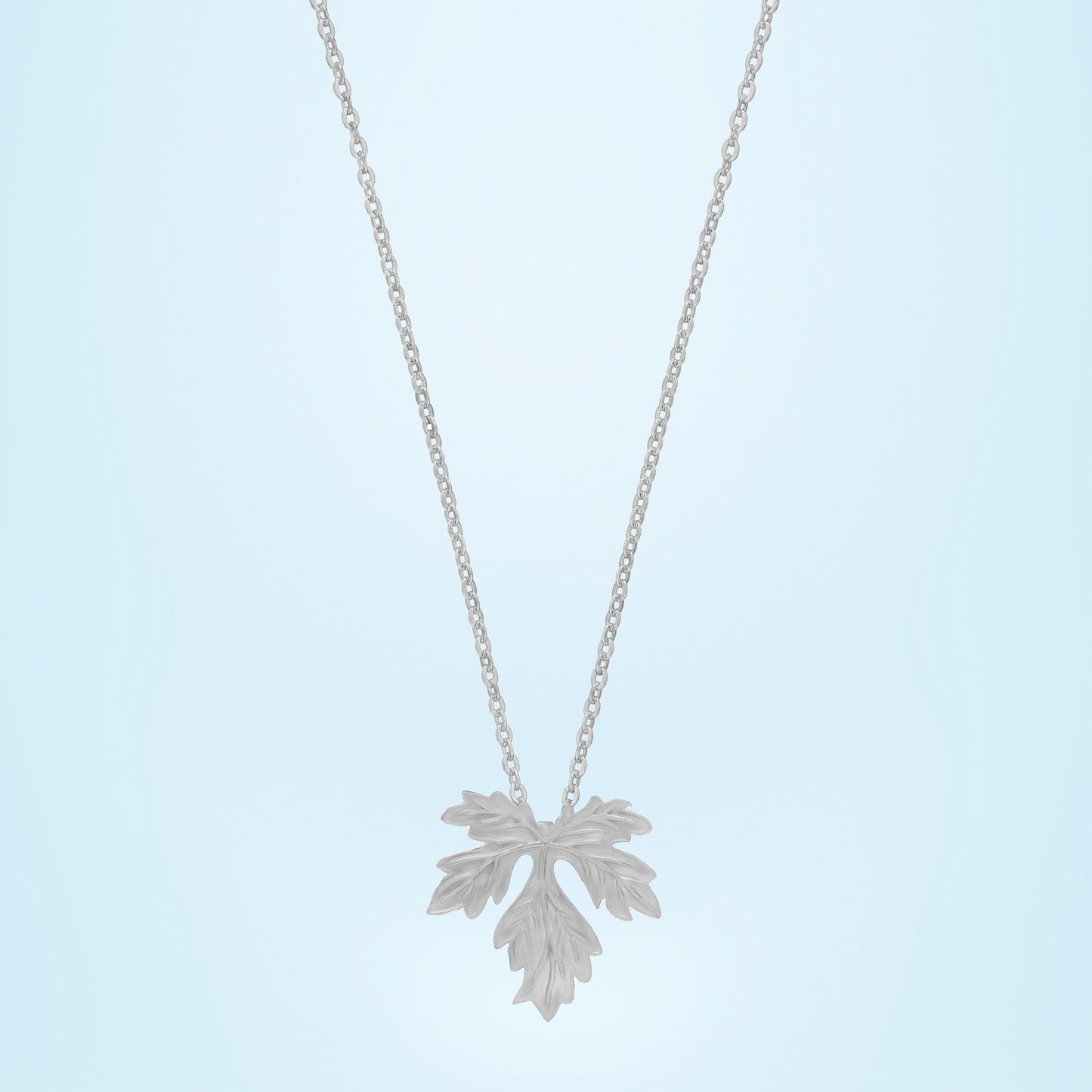 silver maple leaf pendent chain