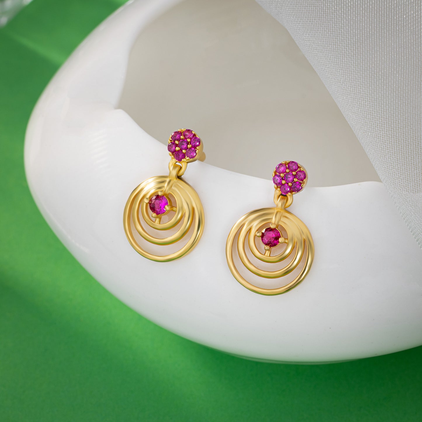 earrings_red stone_golden_1