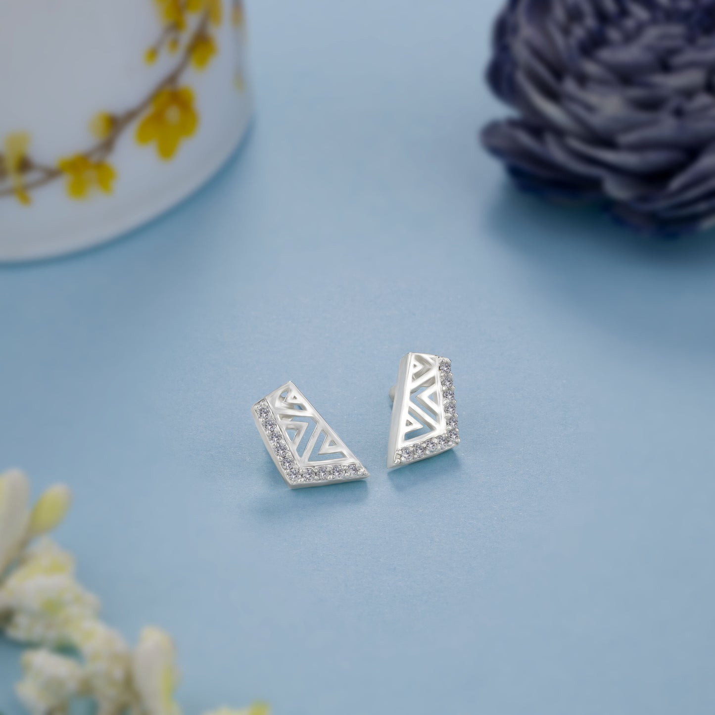 white geochic radiance stud