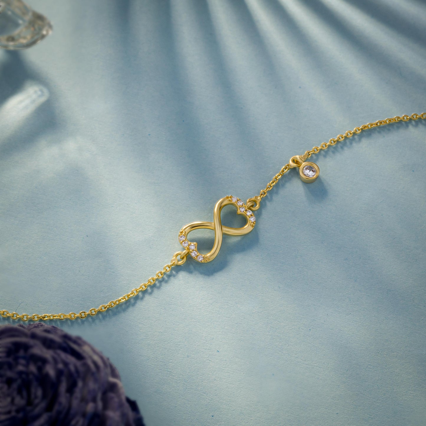 golden bracelet with a diamond clasp