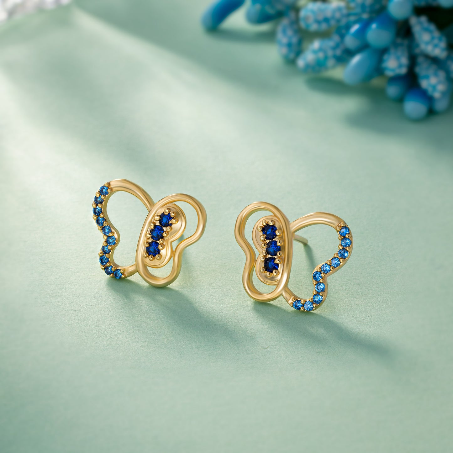 earrings_blue stone_golden_2