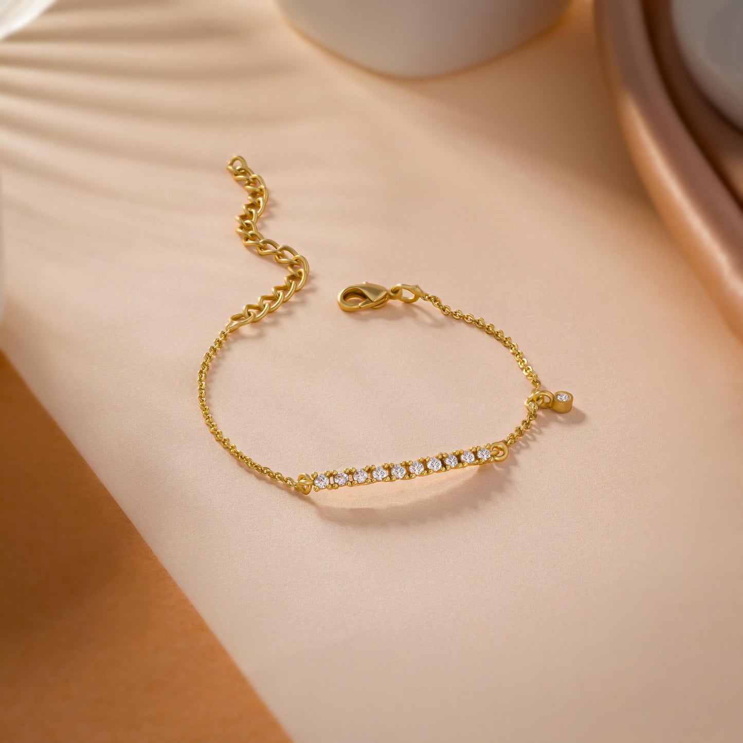 bracelet_white stone_golden_1