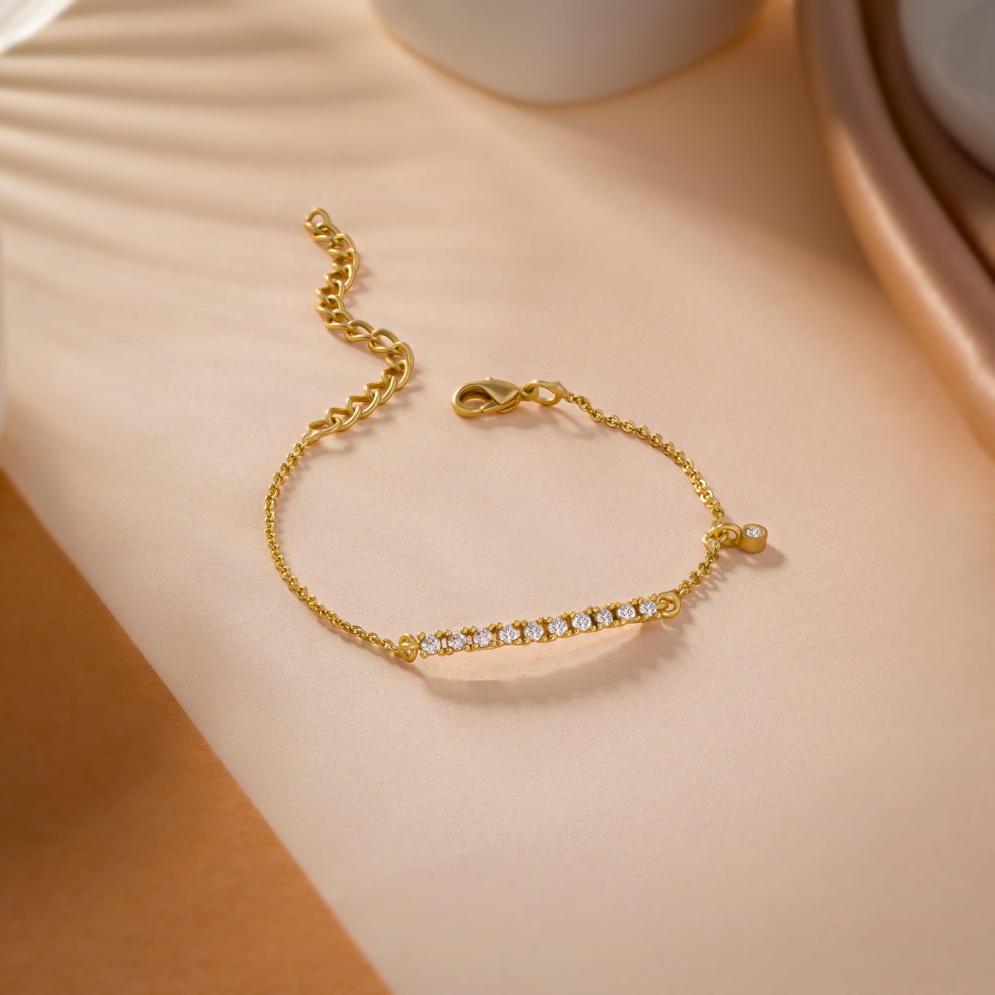 Bracelet_White Stone_Golden_1