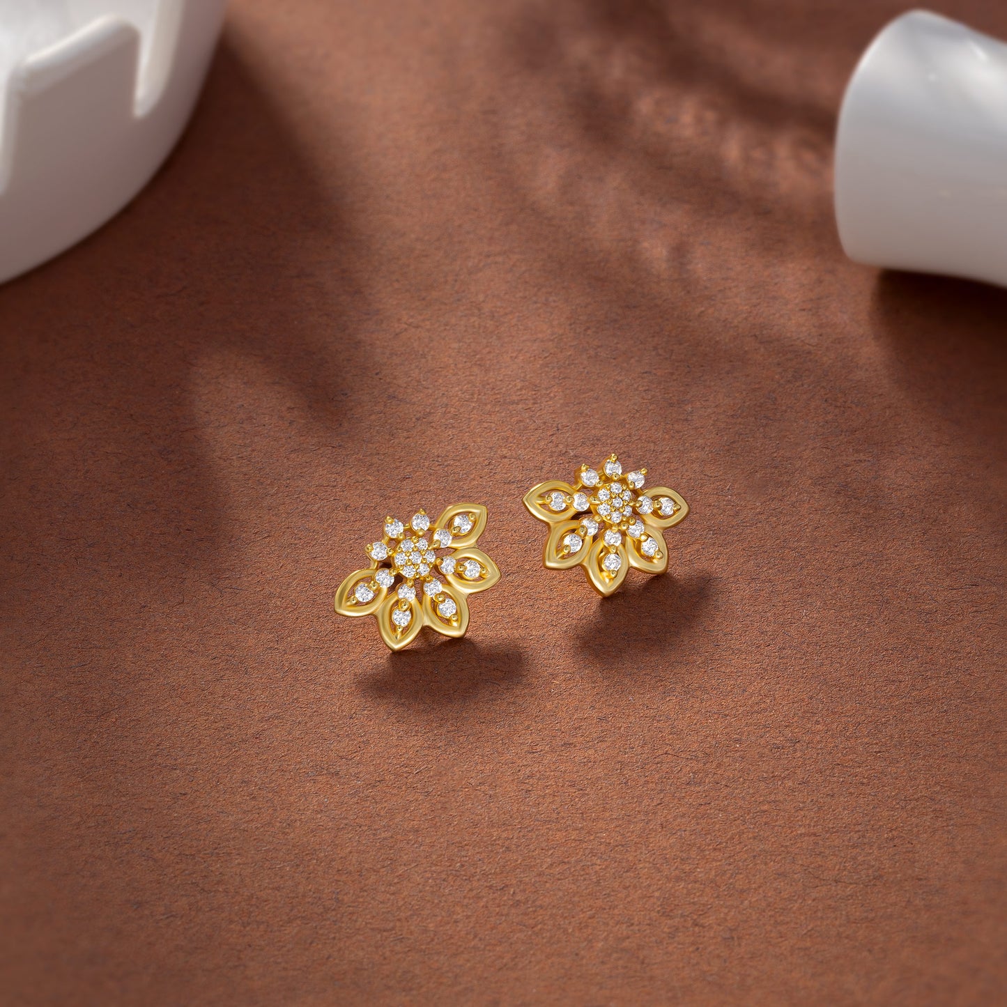 earrings_white stone_golden_1