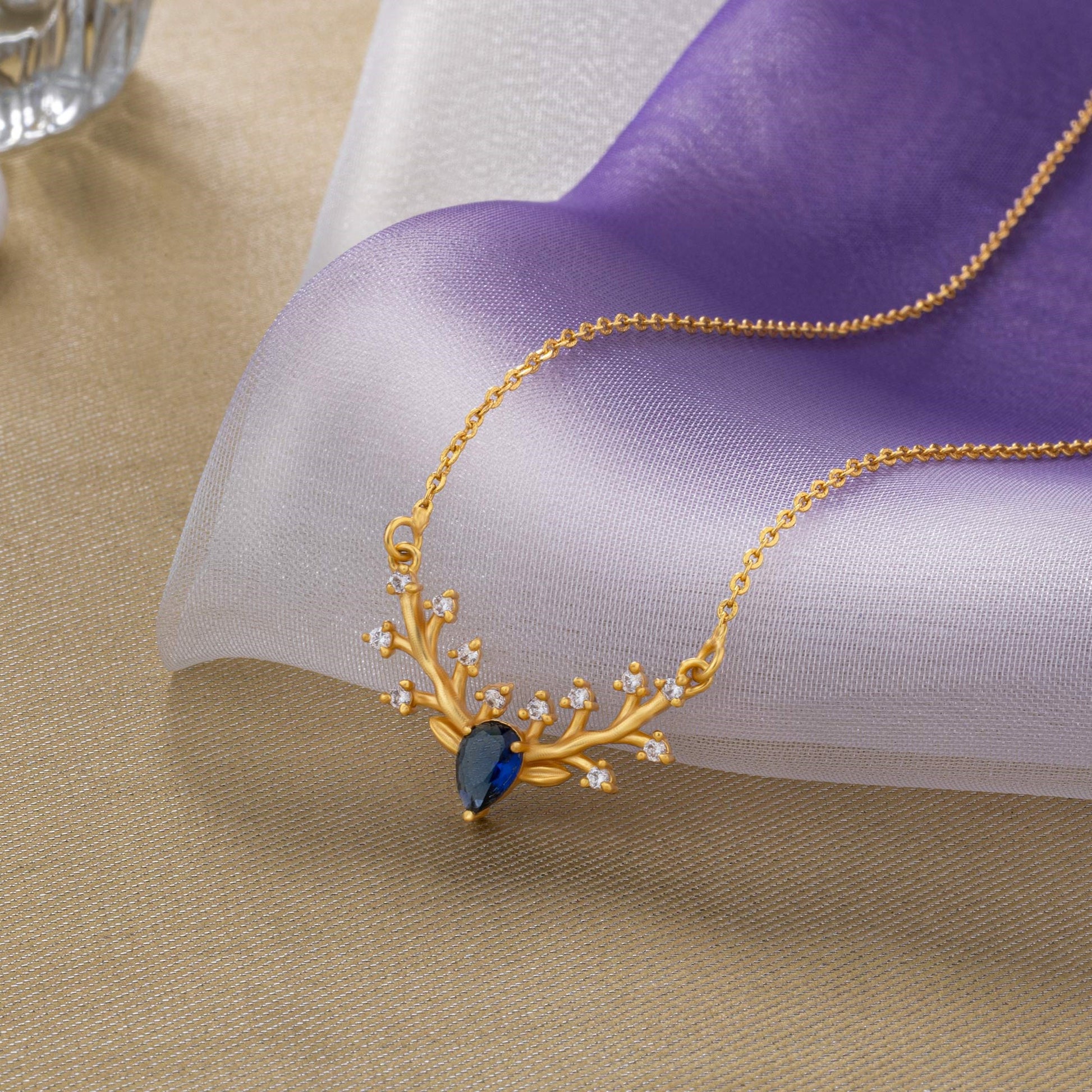 Necklace_Blue Stone_Golden_1