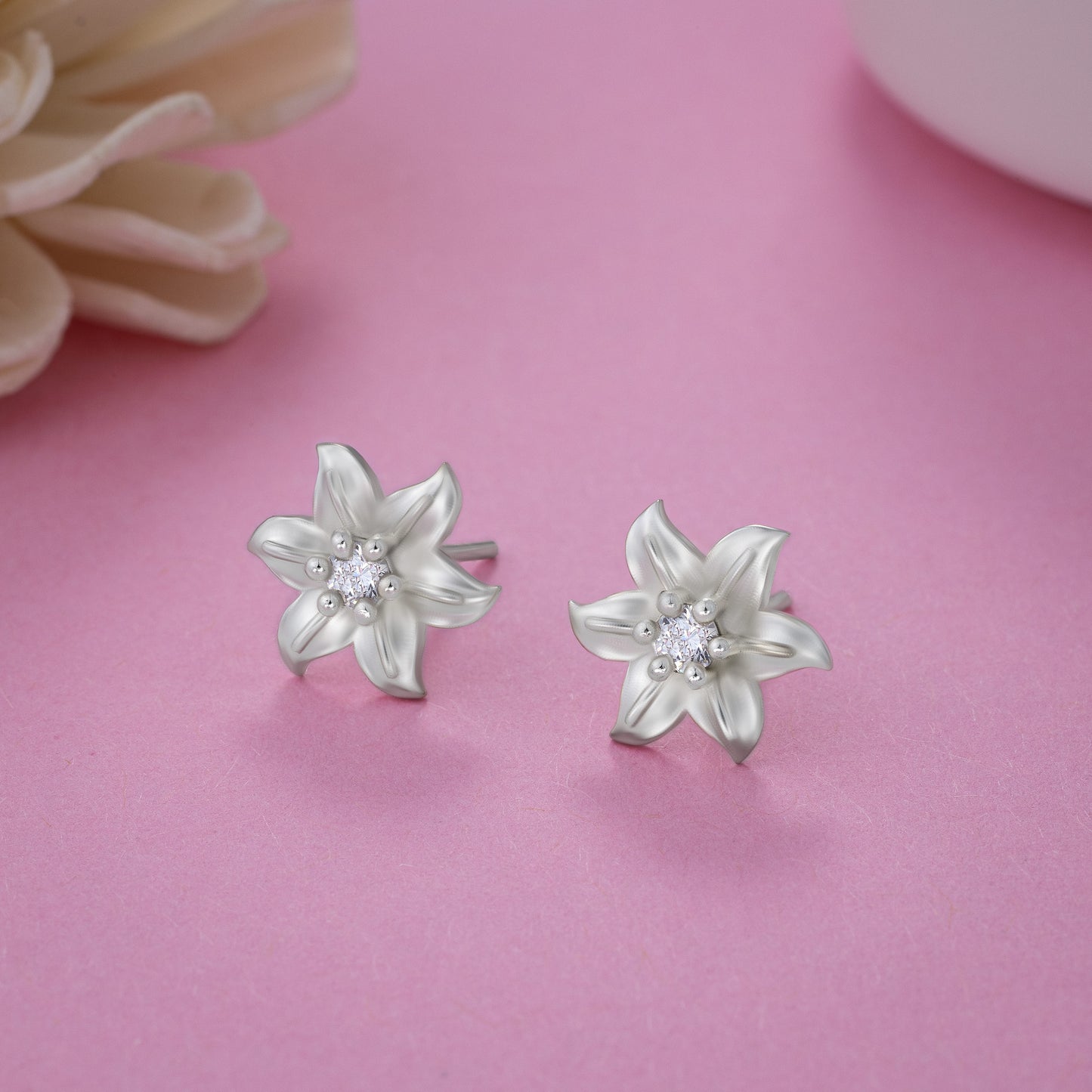 silver blooming star stud