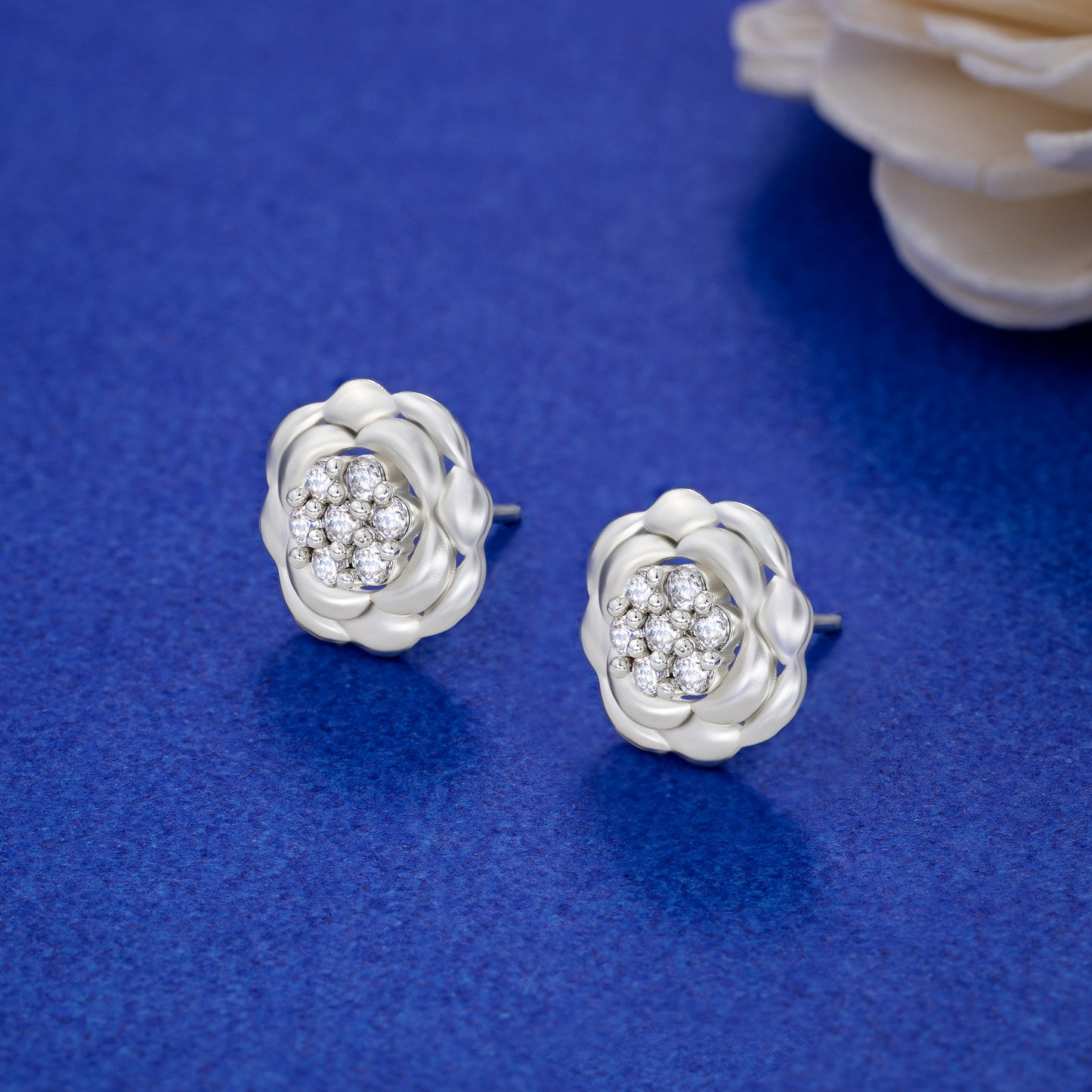 silver blooming studs