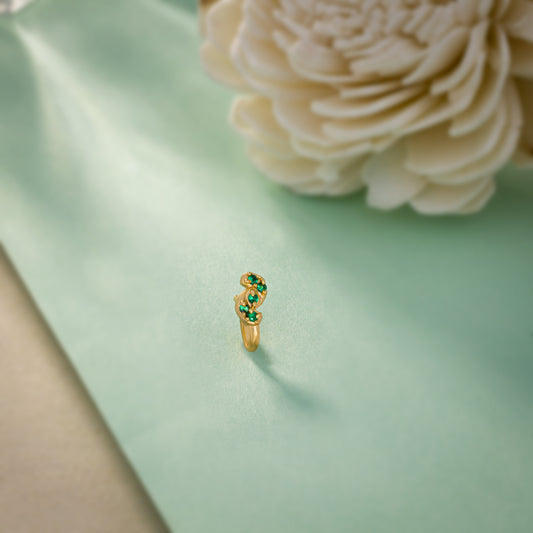 Green Twirl Sapphire Nose Pin