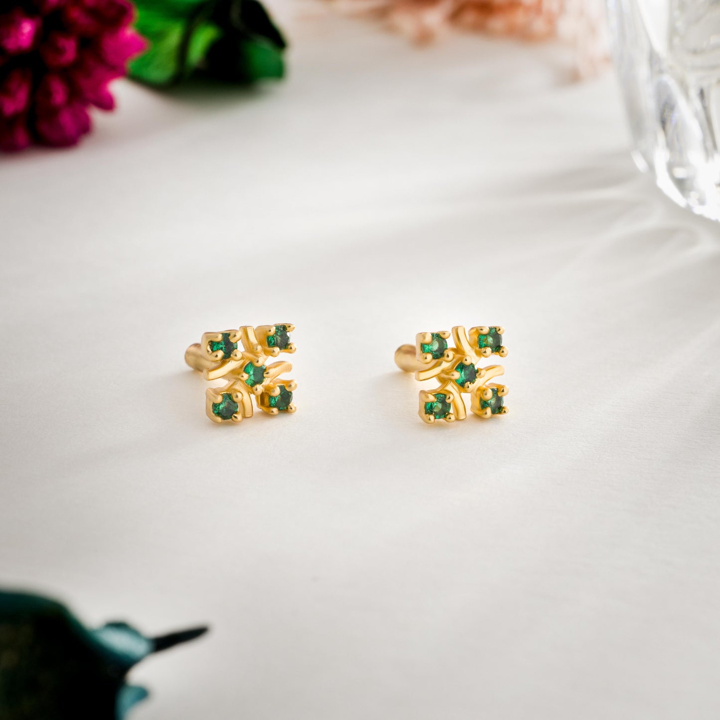 earring_green stone_golden_1