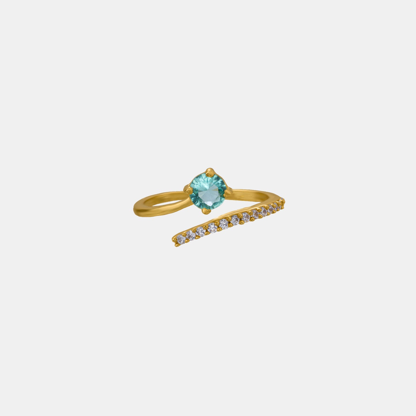 golden emerald and diamond ring