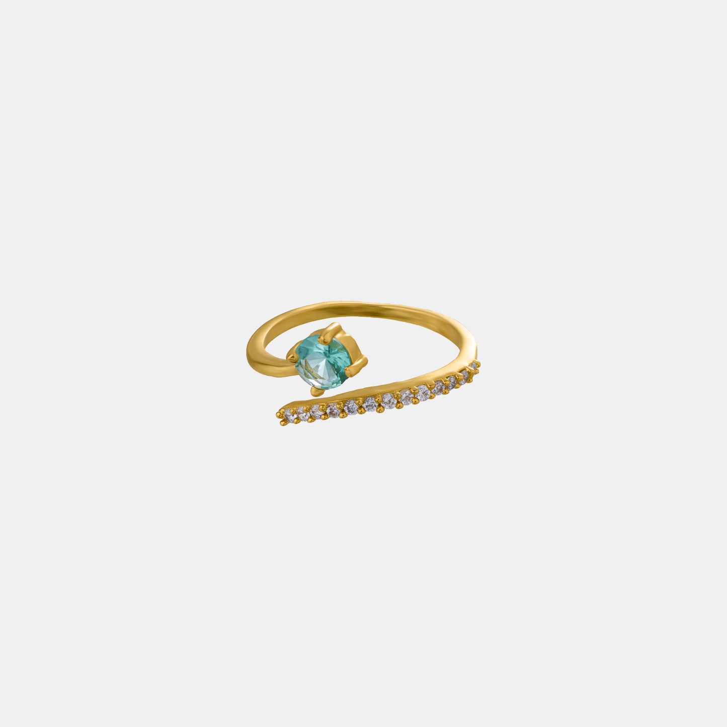 golden emerald and diamond ring