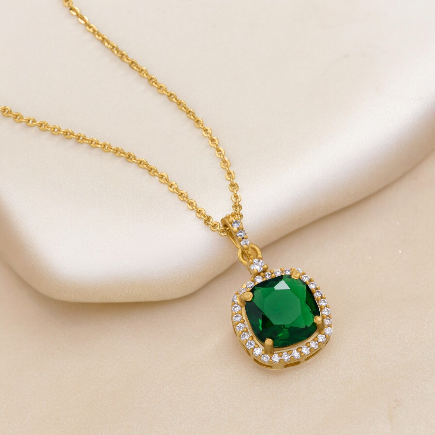 green halo elegance pendant