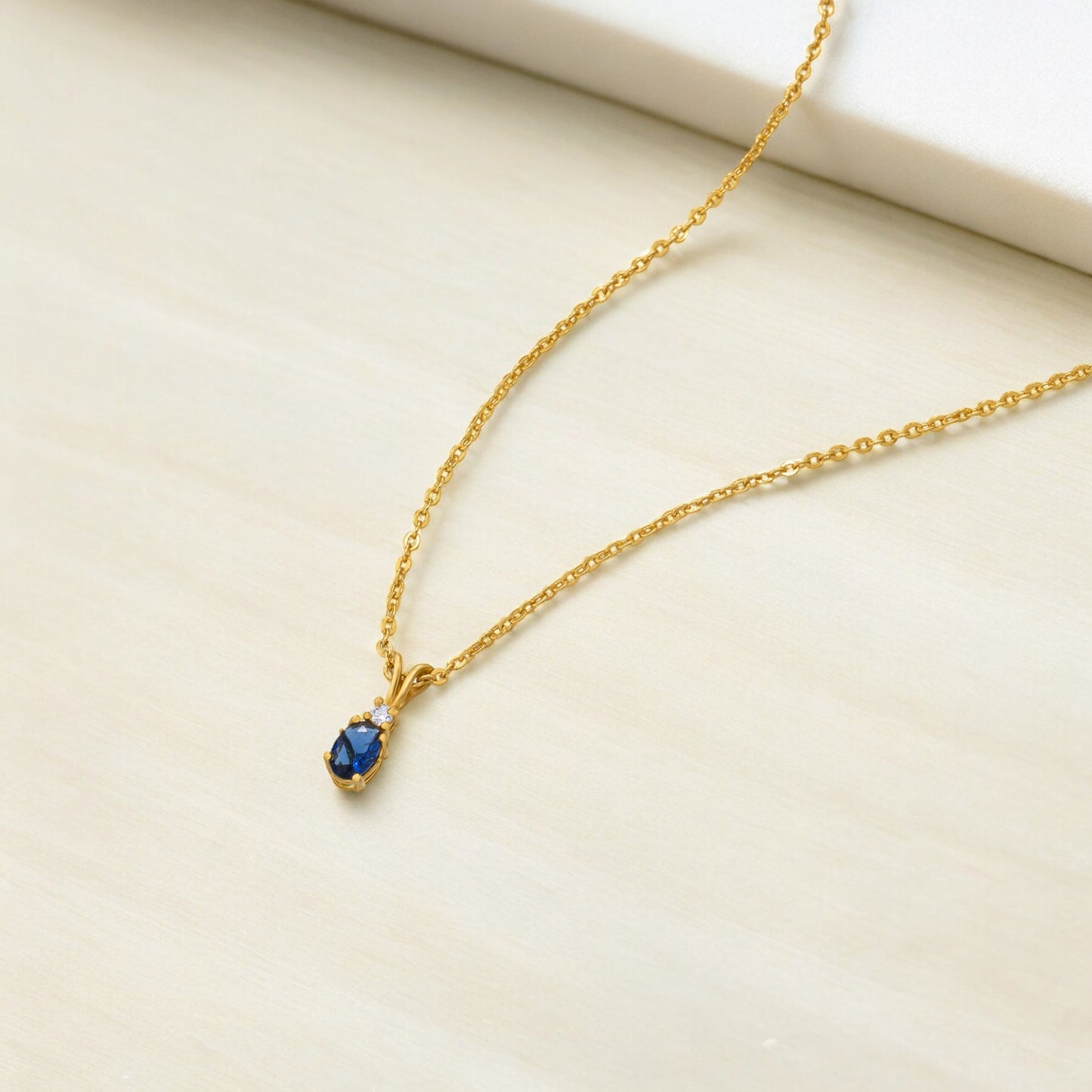 blue and white elegance sapphire pendant