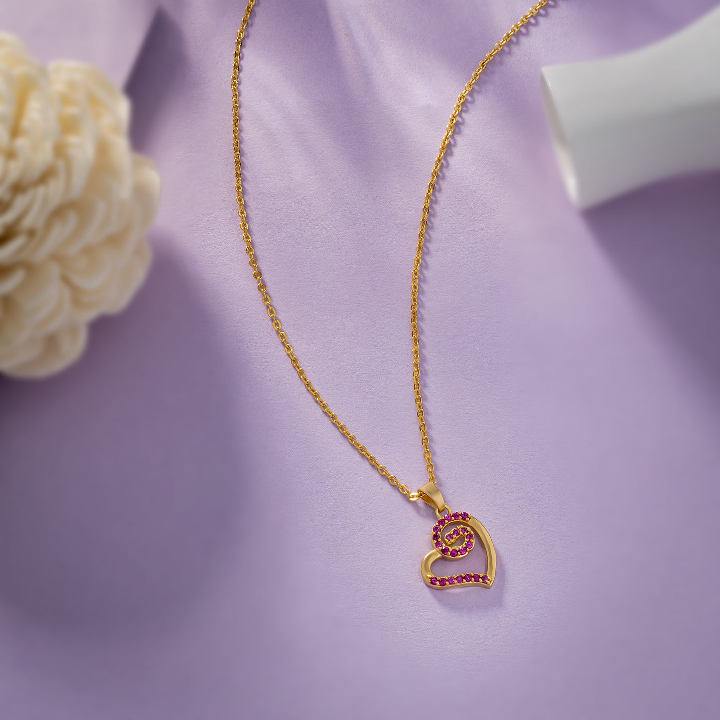 golden heart pendant with diamonds