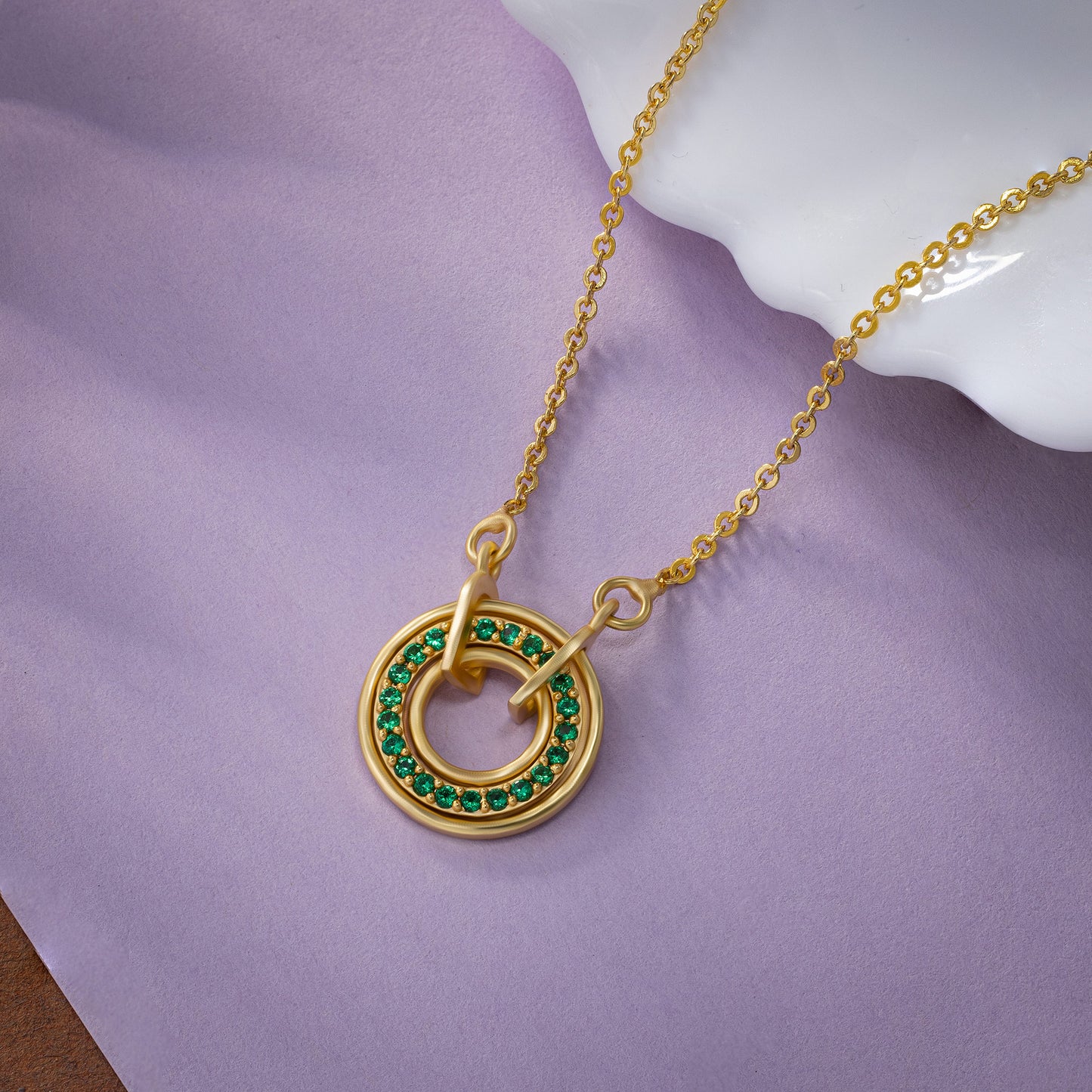 green circle of radiance pendant