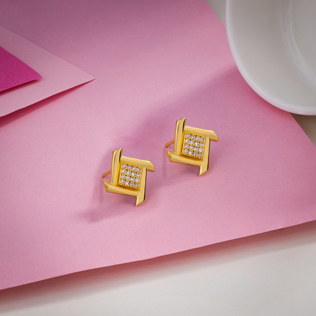 golden white diamond square stud earrings