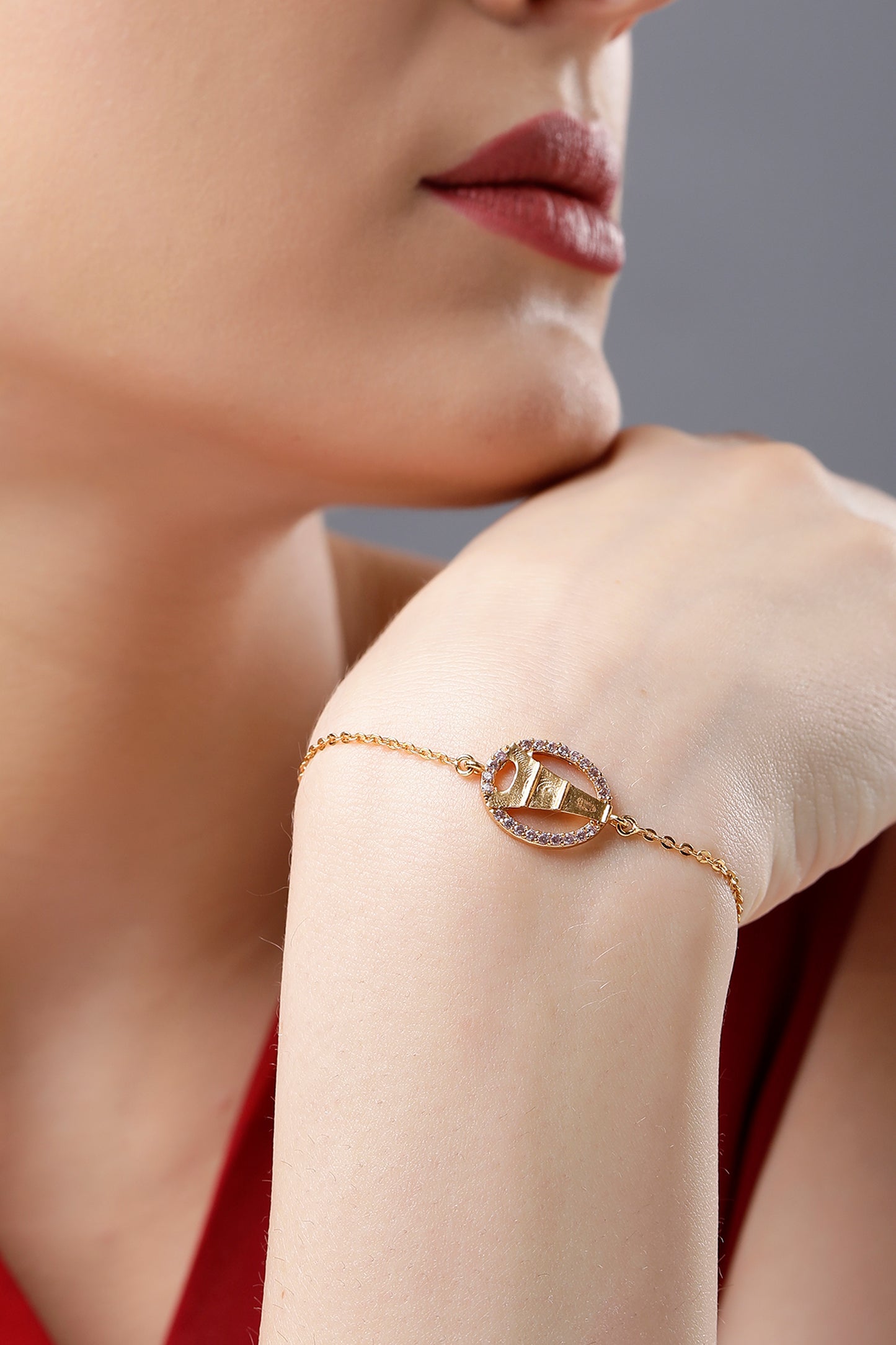 golden bracelet with a diamond clasp