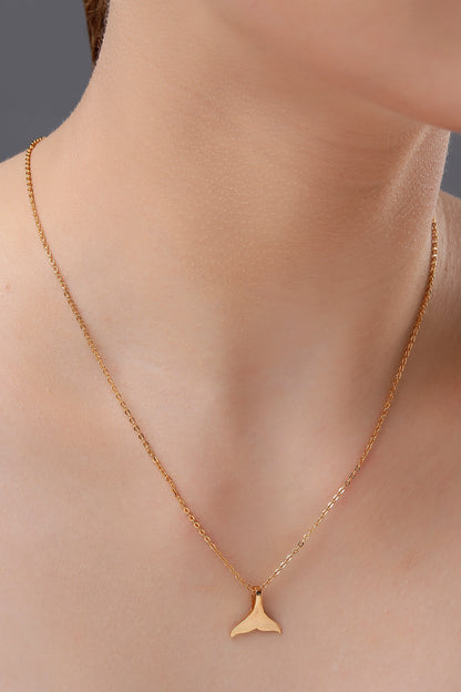 Golden Necklace with a Small Sting