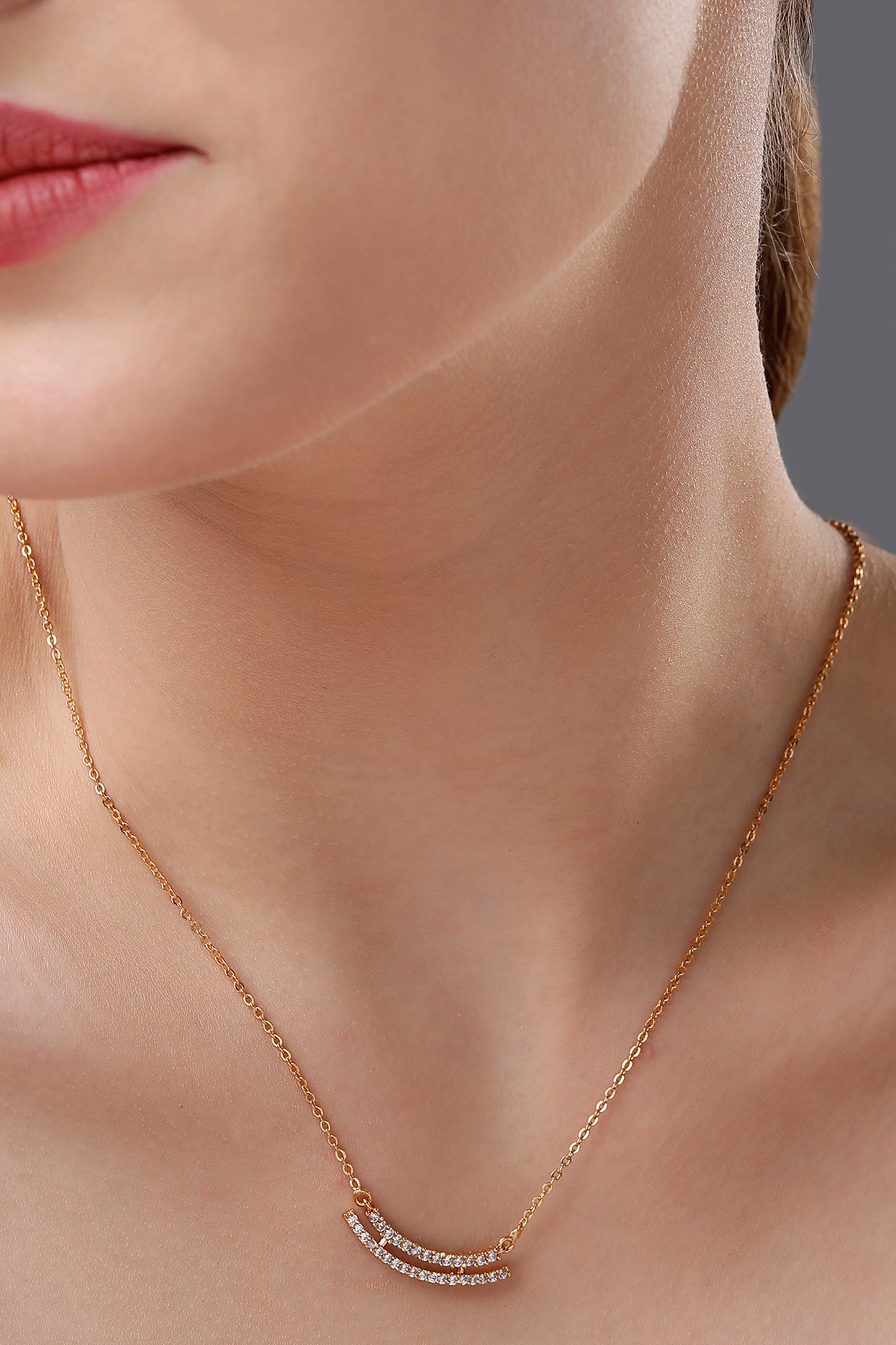 golden necklace with diamonds