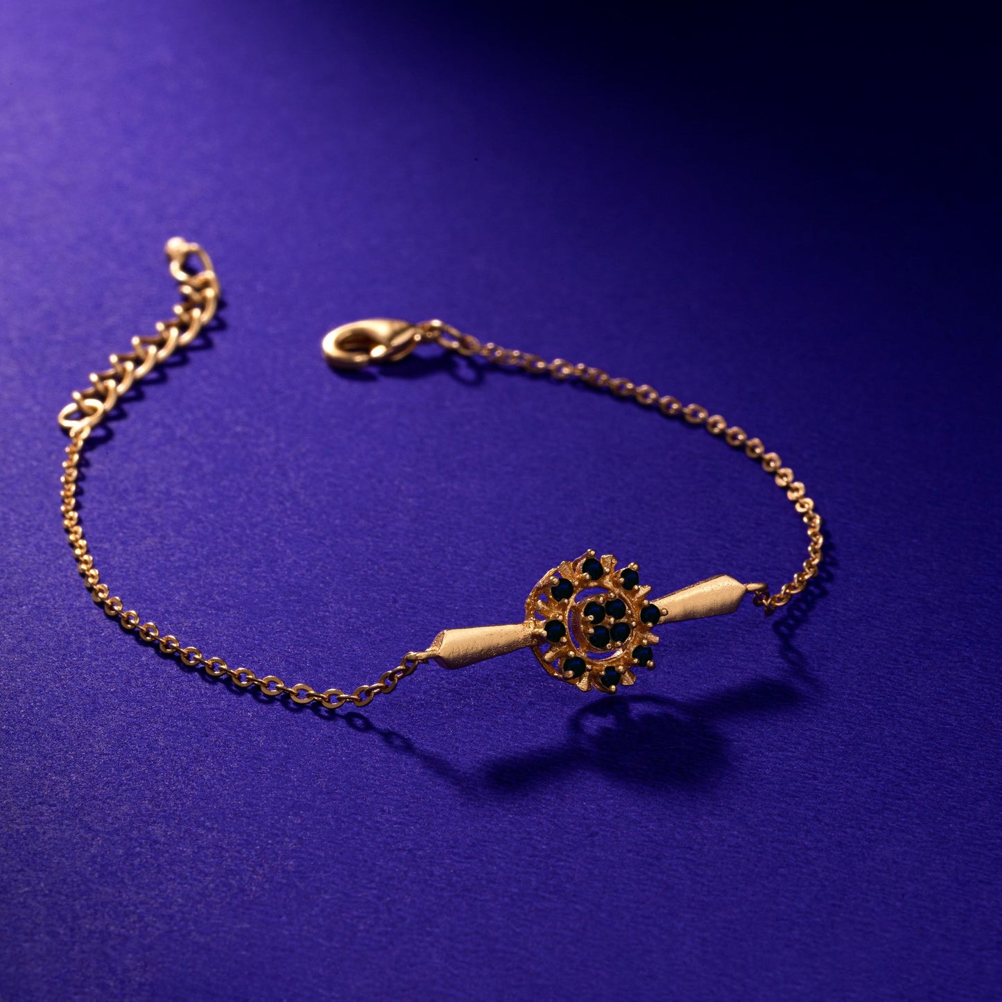 golden bracelet with a diamond and a small diamond variants