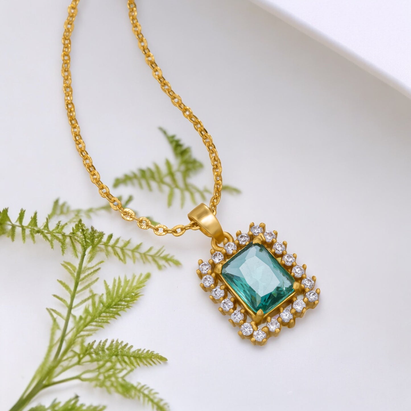 aqua green royal sapphire pendant