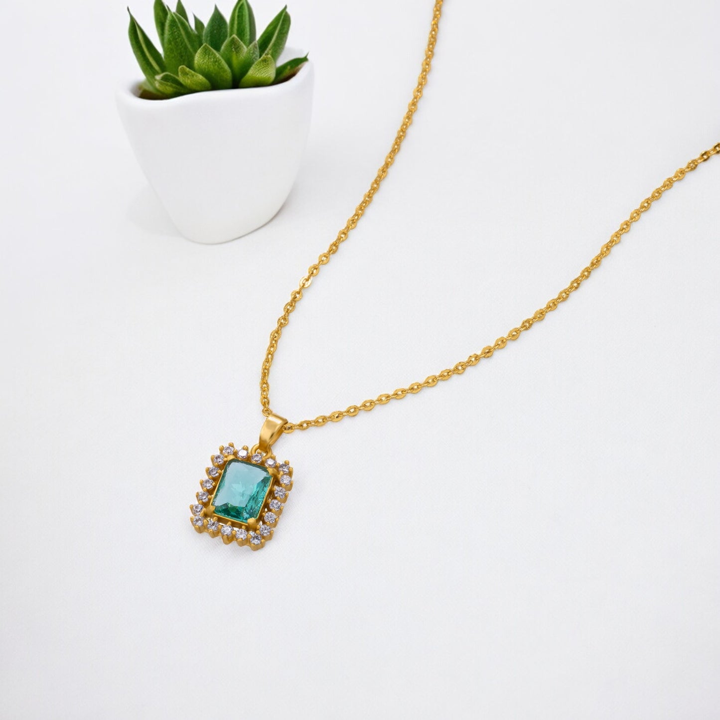 aqua green royal sapphire pendant