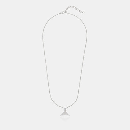 Silver Necklace with a Small Sting