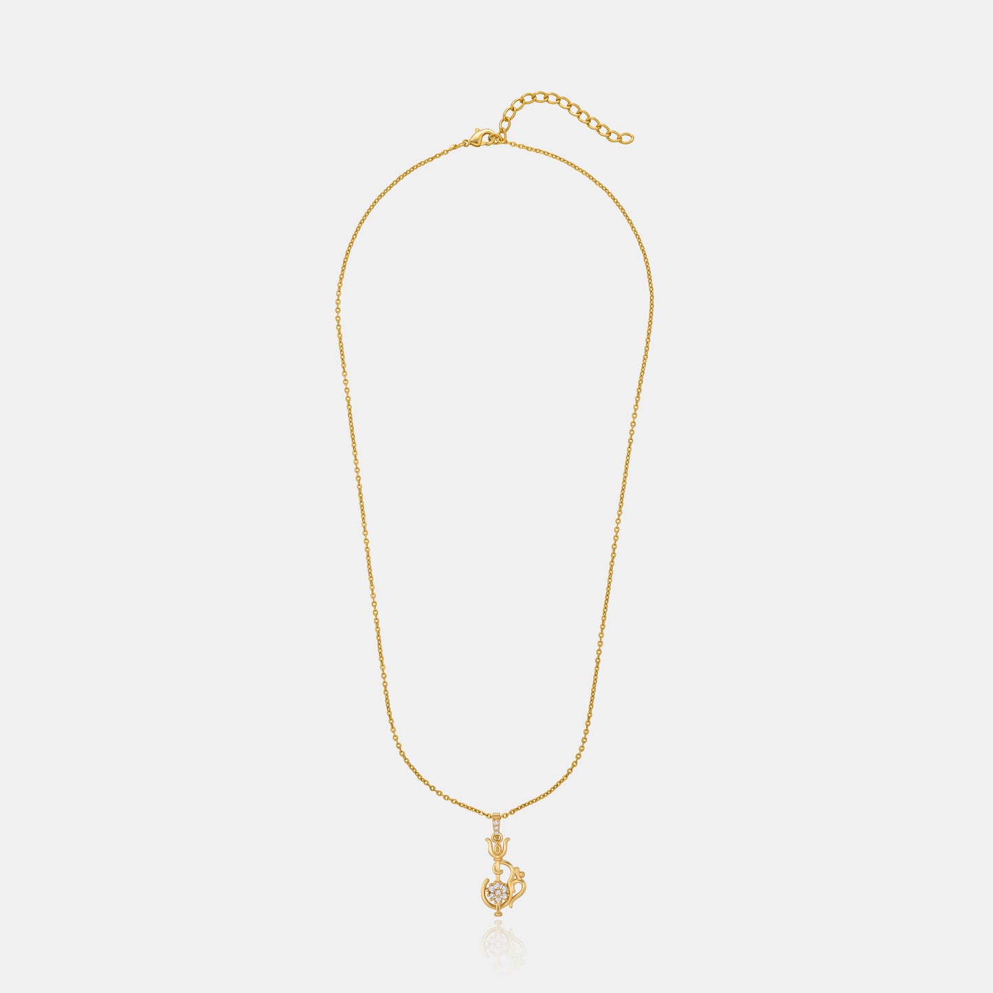 discover the beauty of this golden necklace