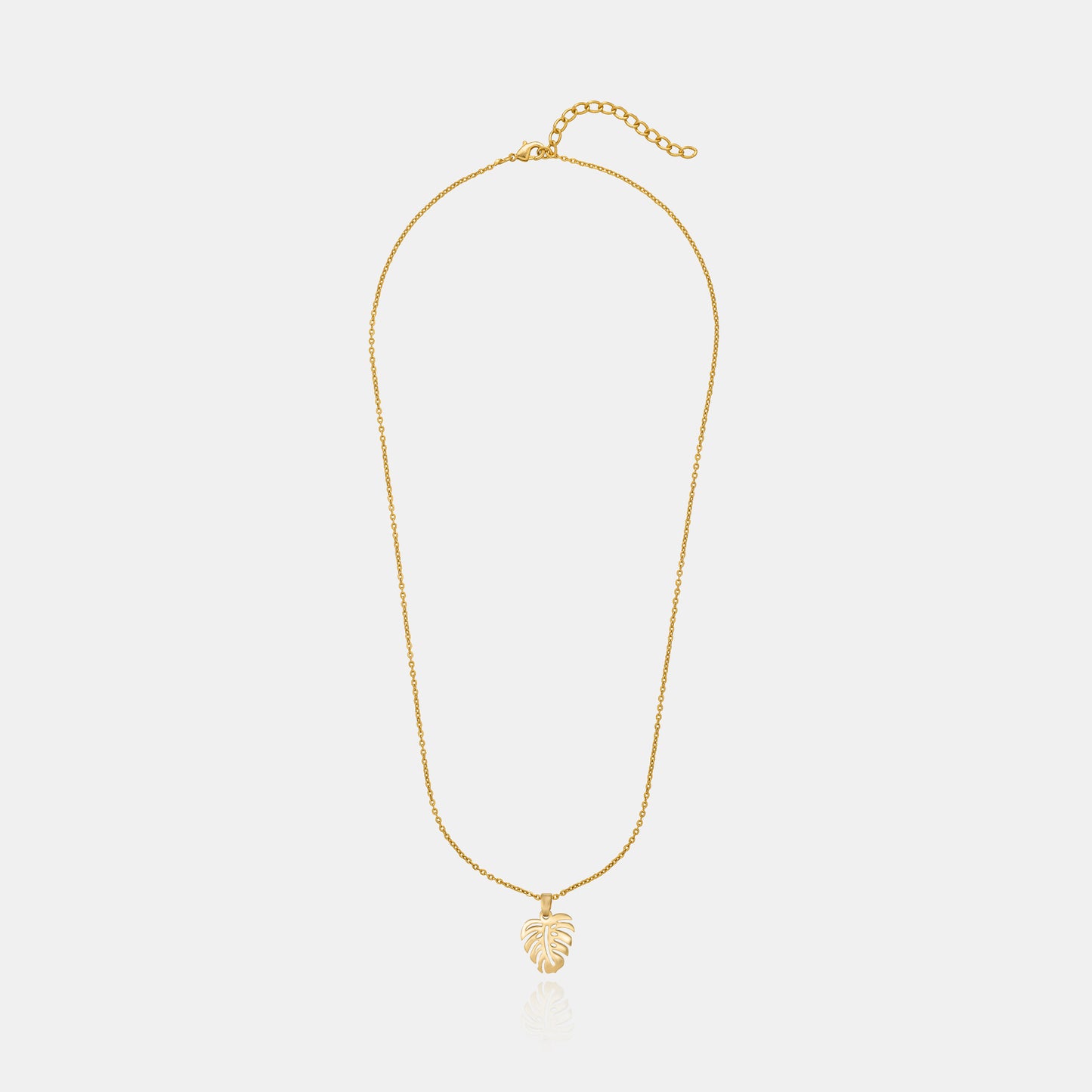 loving the delicate charm of this leaf pendant golden necklace