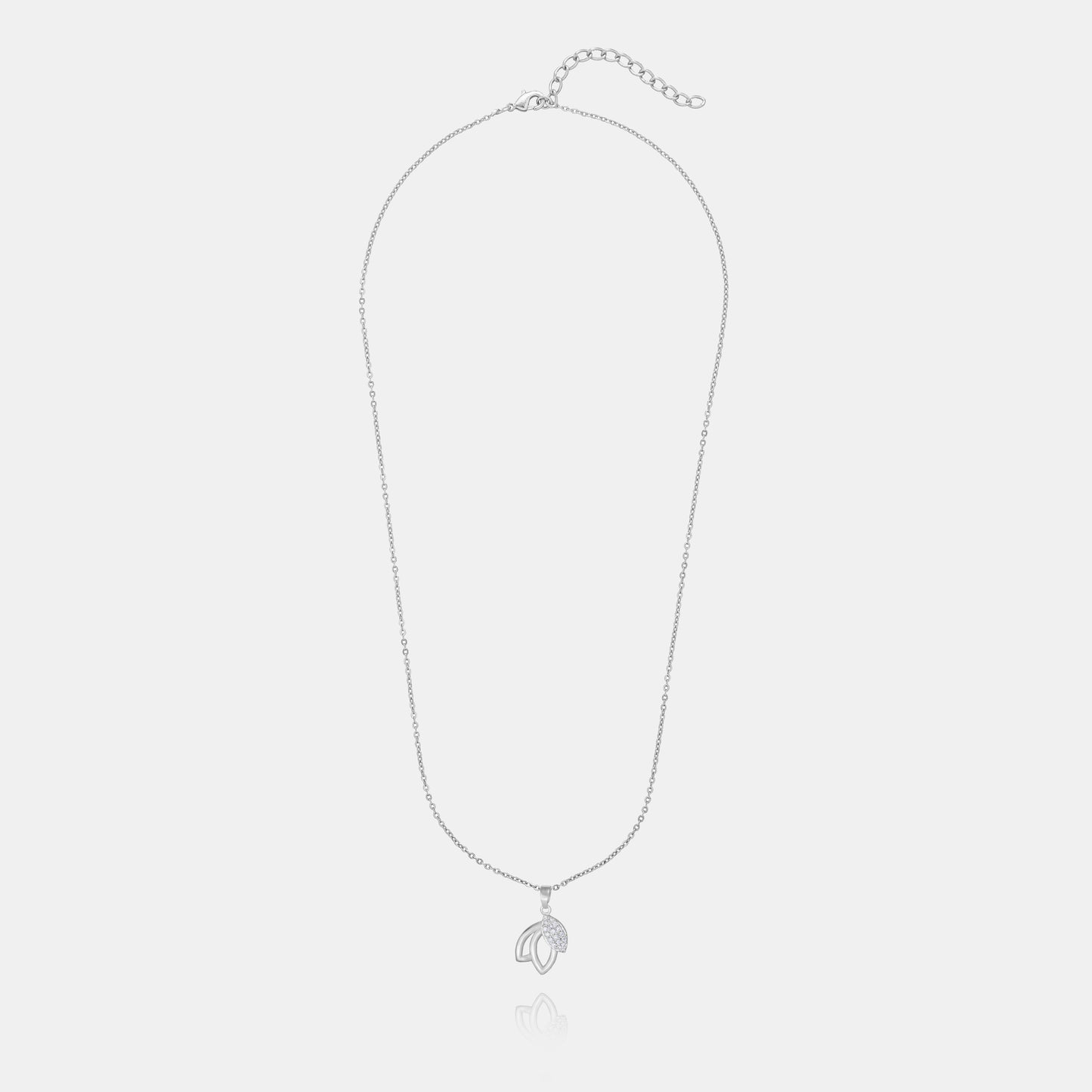 elevate your look with this exquisite white golden necklace