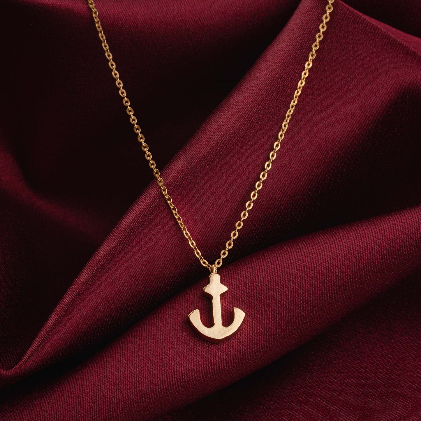 golden anchor necklace