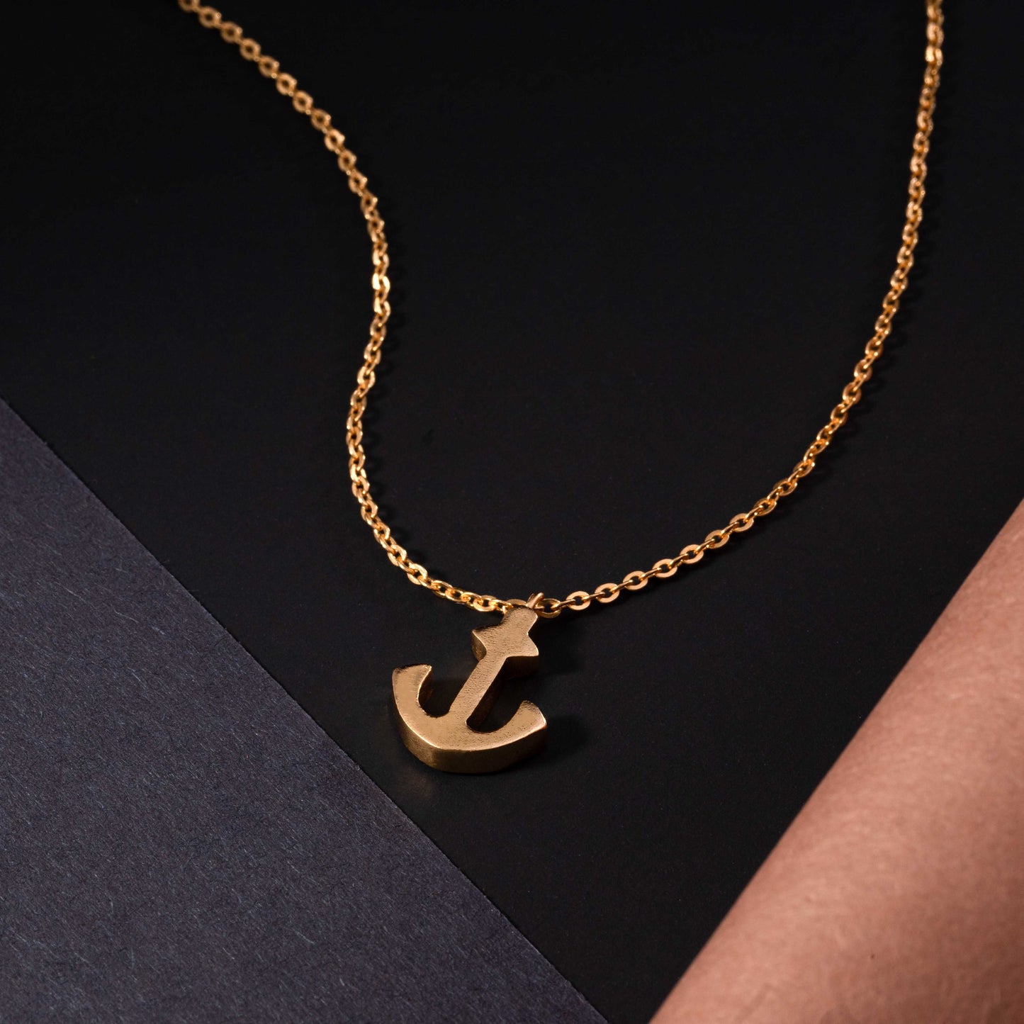 golden anchor necklace